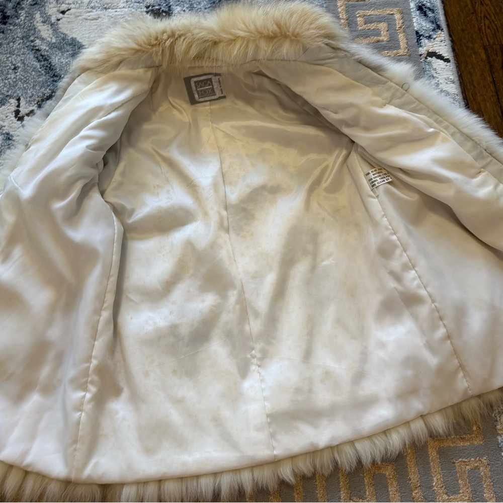 Elegant White and Gray Saga Fox Fur Coat jacket - Picture 9 of 17